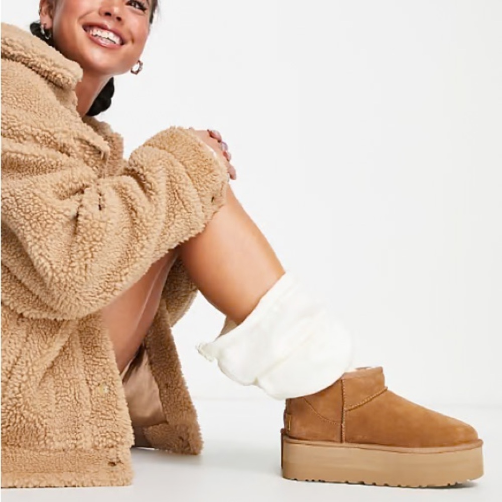 UGG Classic Ultra Mini Boot Women Size 9